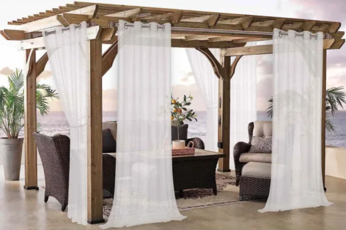 Outdoor curtains
