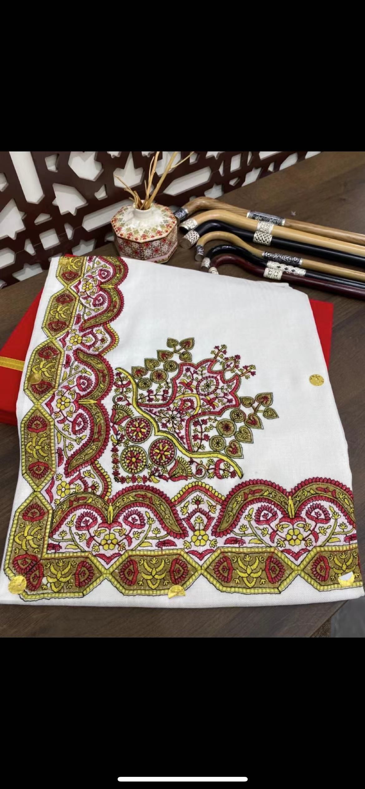 Embroidery shawls